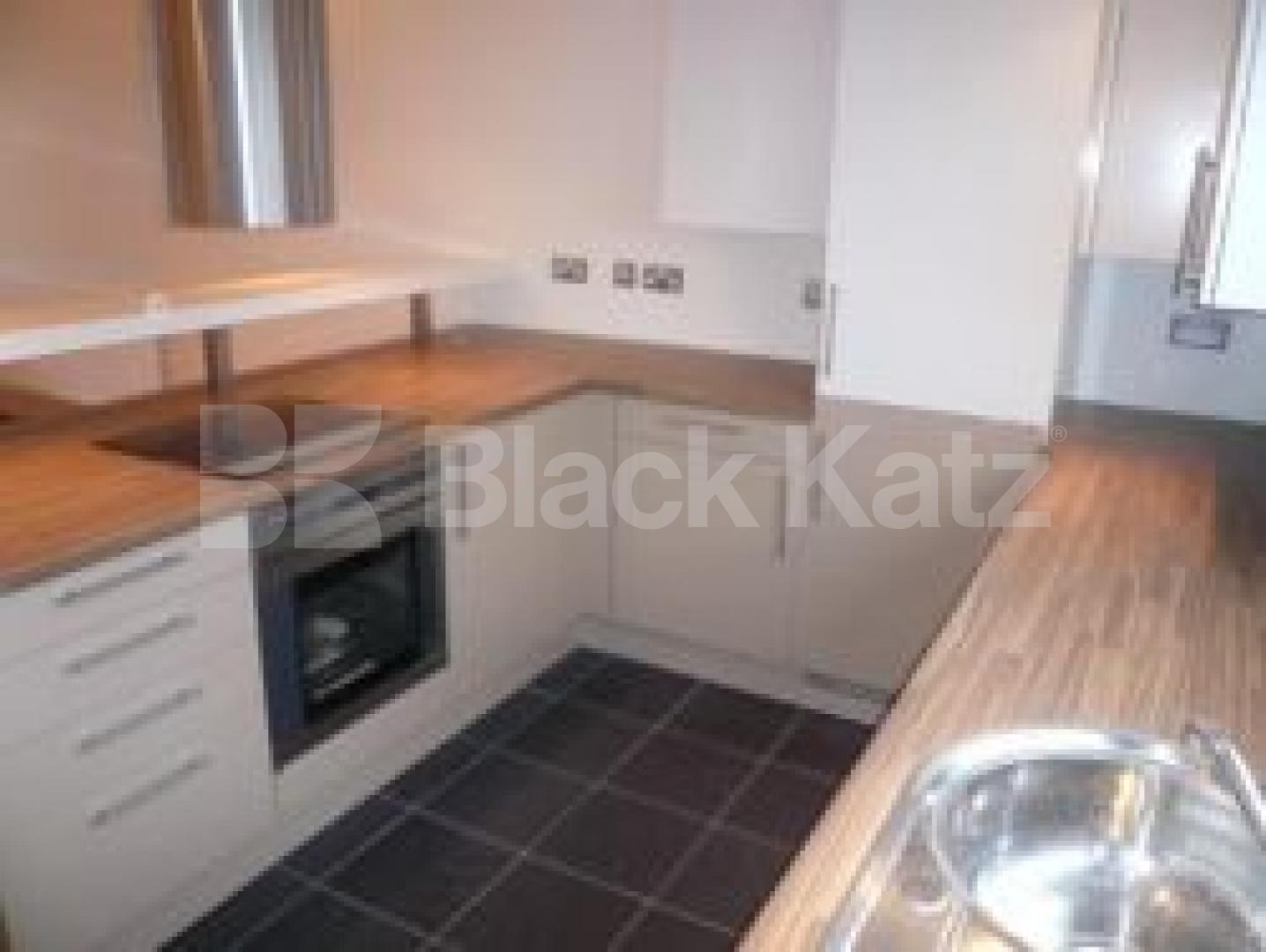 			2 Bedroom, 1 bath, 1 reception Flat			 St James Lane, MUSWELL HILL